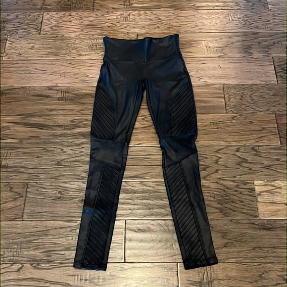 Spanx Faux Leather Moto Style Pull On Size S/P - Picture 1 of 16